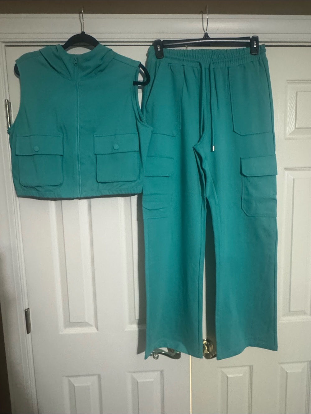 Women's Wide Leg Cargo Pants with Hooded Vest - Teal